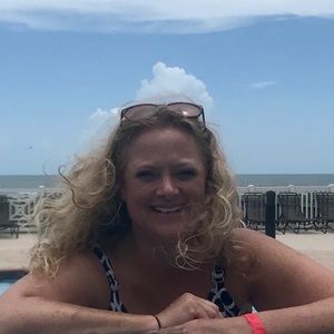 Meet your Posher, Meredith